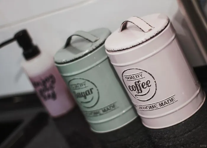 Clicktheflat Hoza Street