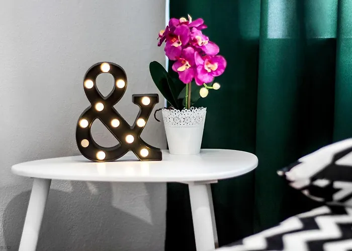 Clicktheflat Hoza Street *