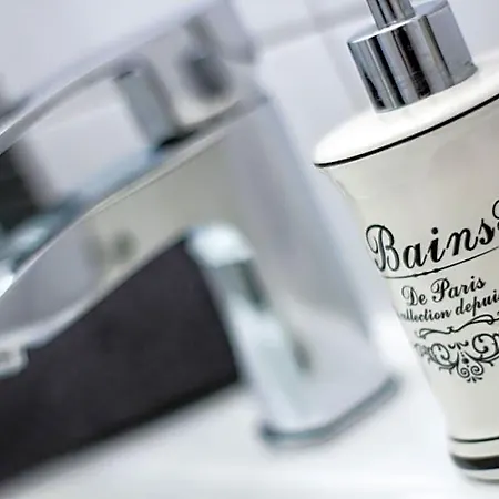 Hostel Clicktheflat Hoza Street Varsó