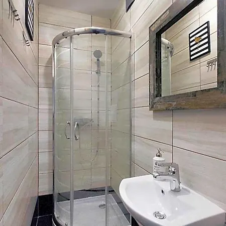 Clicktheflat Hoza Street Hostel
